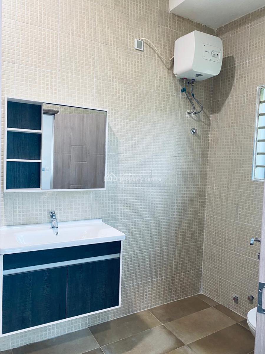 4 Bedrooms House Lakeside Estates, Lakeside Estates, Adenta Municipal, Accra, Detached Duplex for Sale