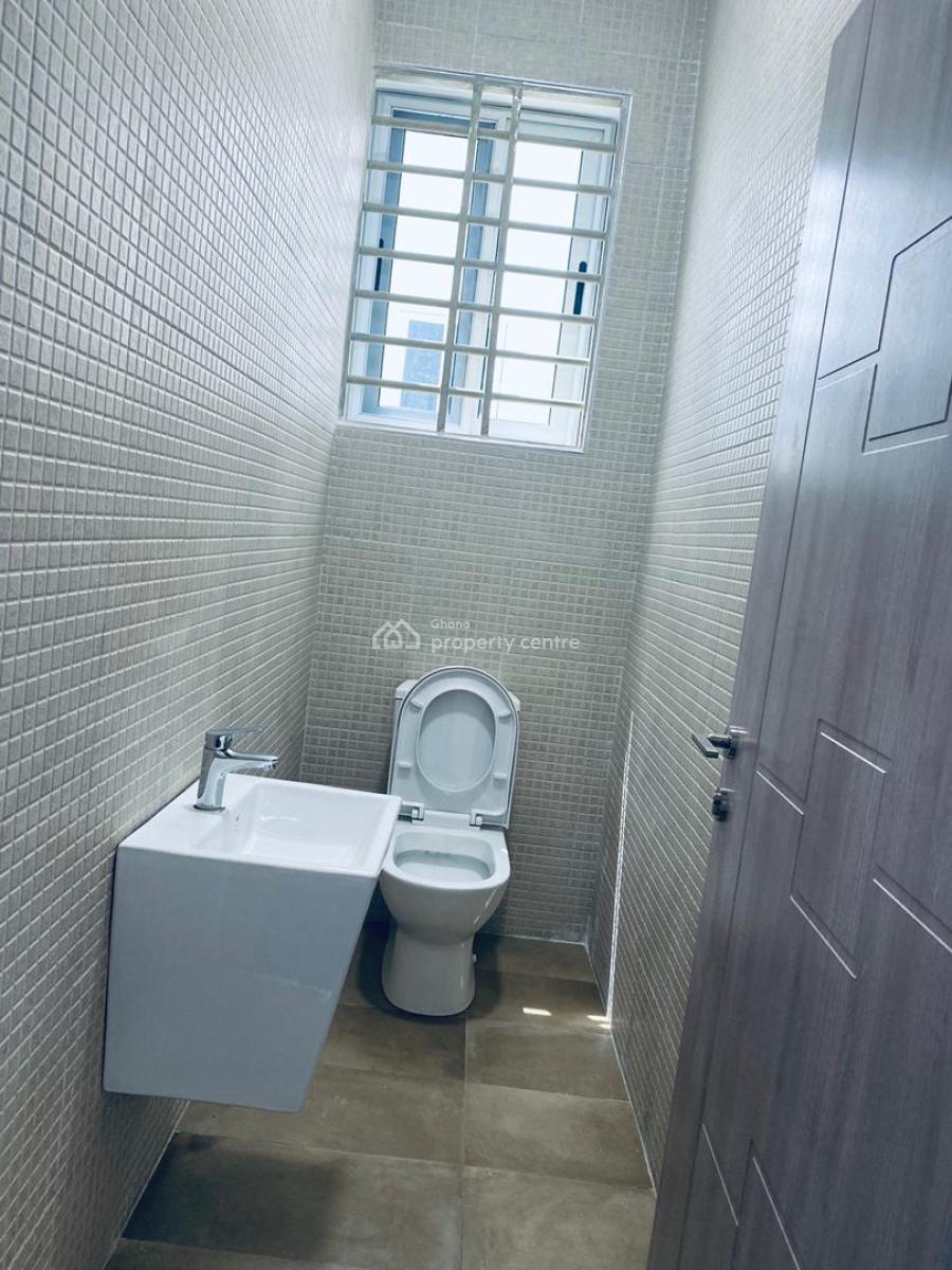 4 Bedrooms House Lakeside Estates, Lakeside Estates, Adenta Municipal, Accra, Detached Duplex for Sale