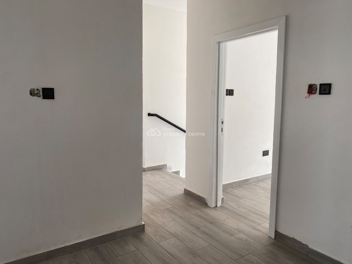 4 Bedrooms House at East Legon, East Legon, East Legon, Accra, Townhouse for Sale