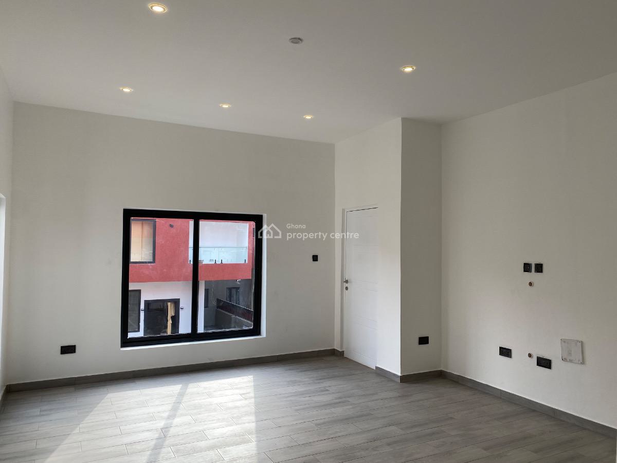 4 Bedrooms House at East Legon, East Legon, East Legon, Accra, Townhouse for Sale