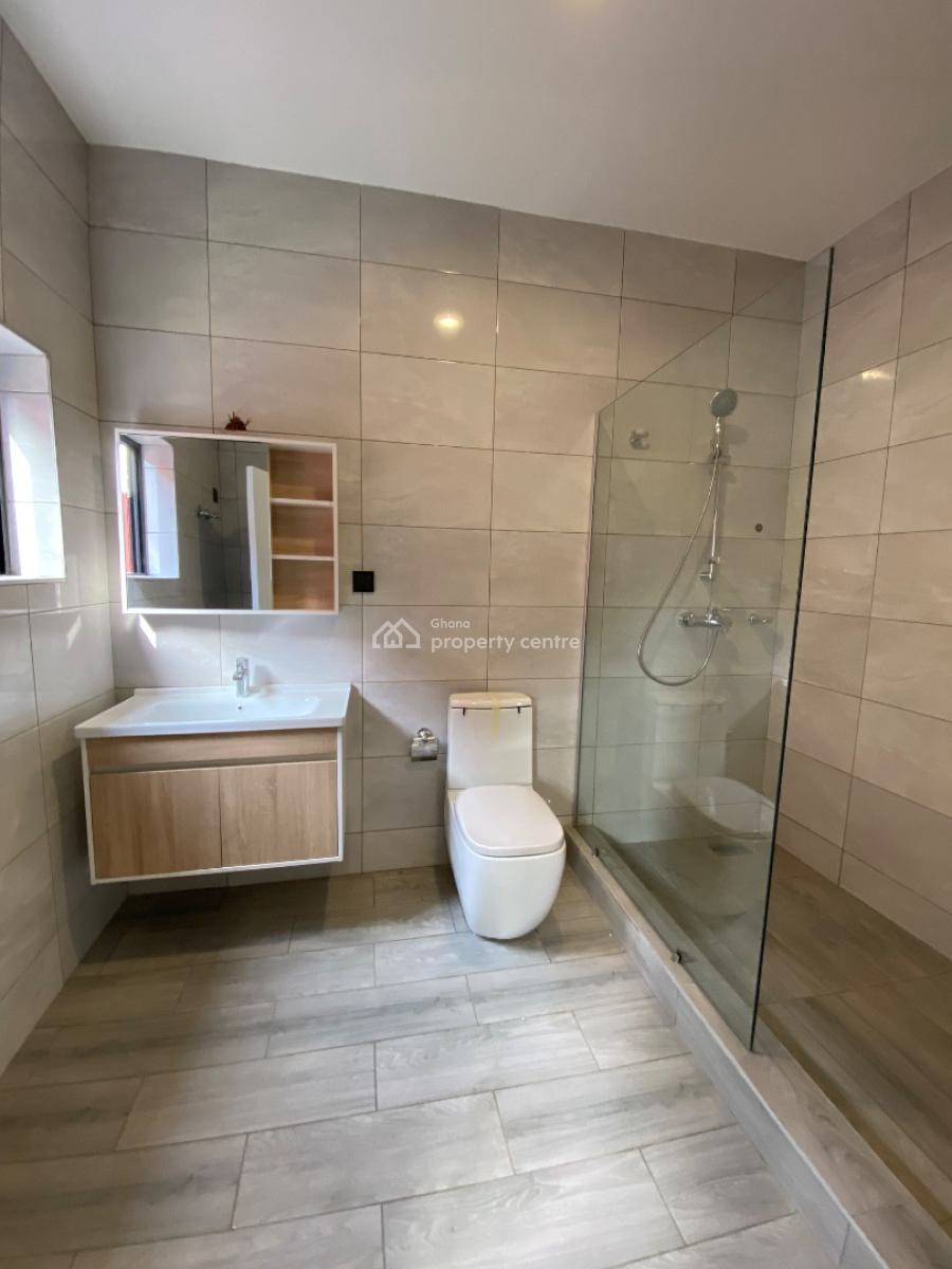 4 Bedrooms House at East Legon, East Legon, East Legon, Accra, Townhouse for Sale