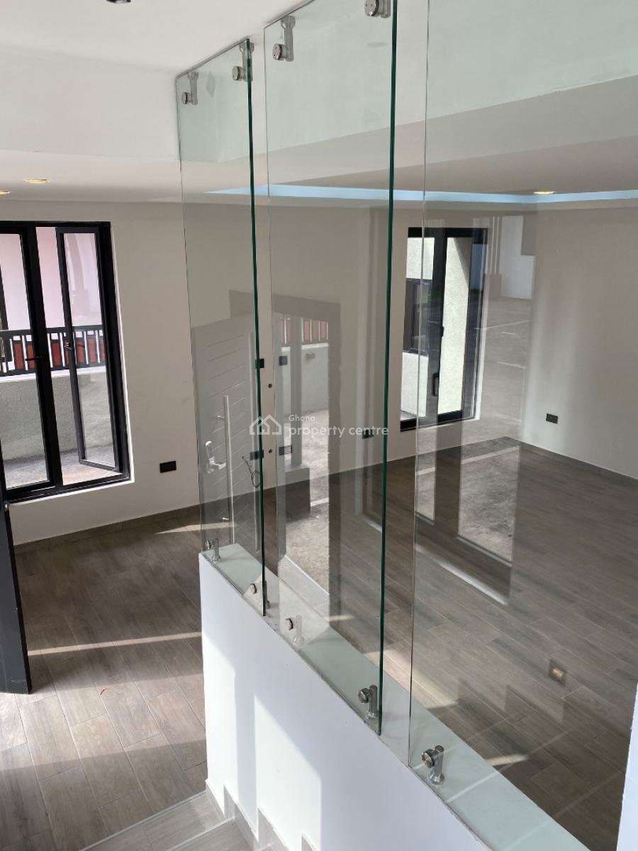 4 Bedrooms House at East Legon, East Legon, East Legon, Accra, Townhouse for Sale