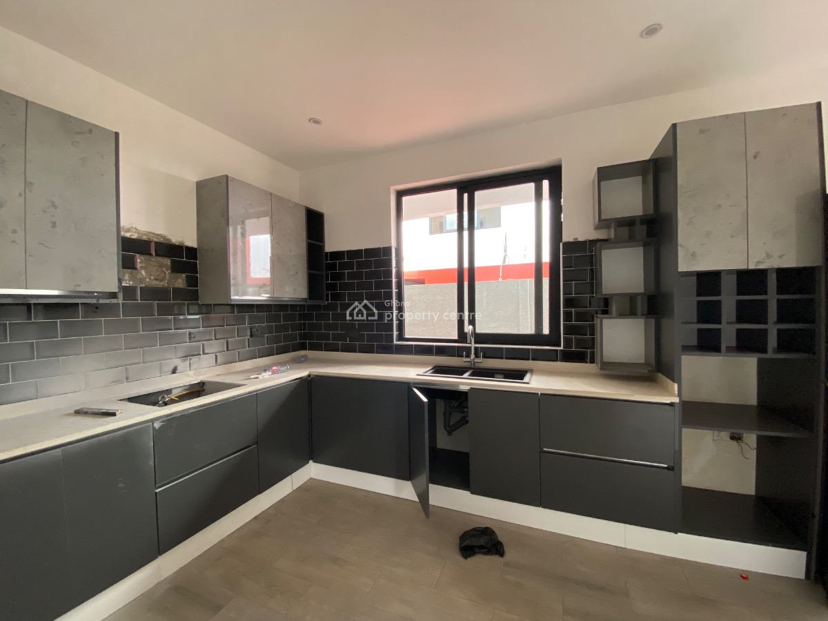 4 Bedrooms House at East Legon, East Legon, East Legon, Accra, Townhouse for Sale