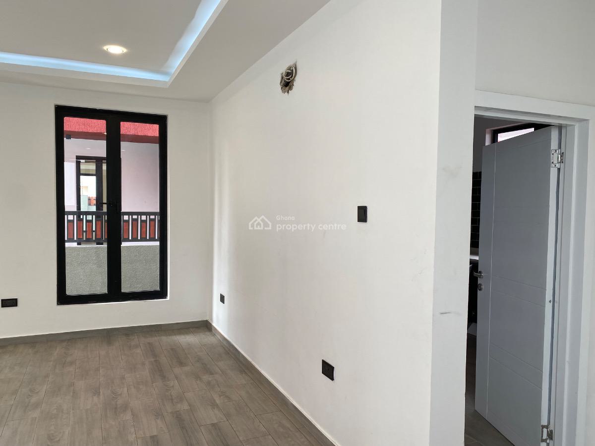 4 Bedrooms House at East Legon, East Legon, East Legon, Accra, Townhouse for Sale