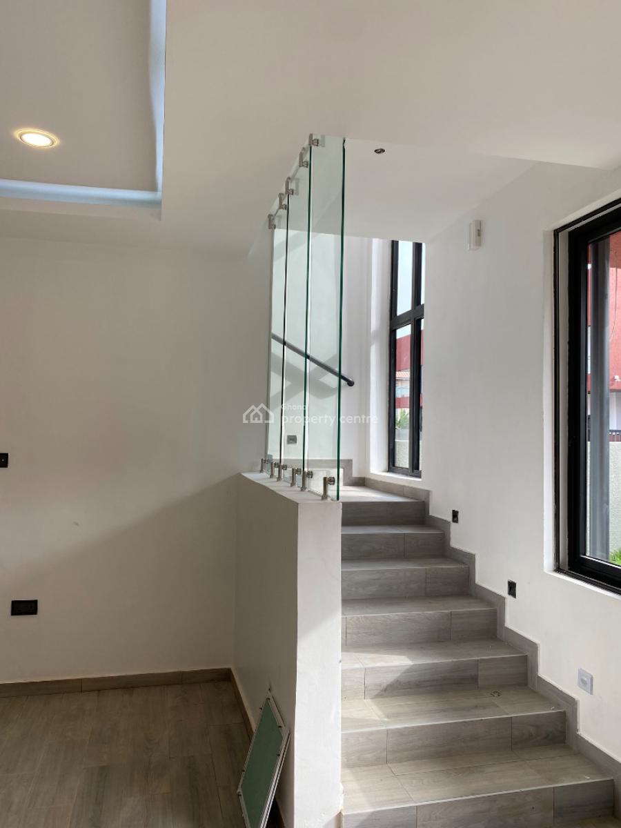 4 Bedrooms House at East Legon, East Legon, East Legon, Accra, Townhouse for Sale