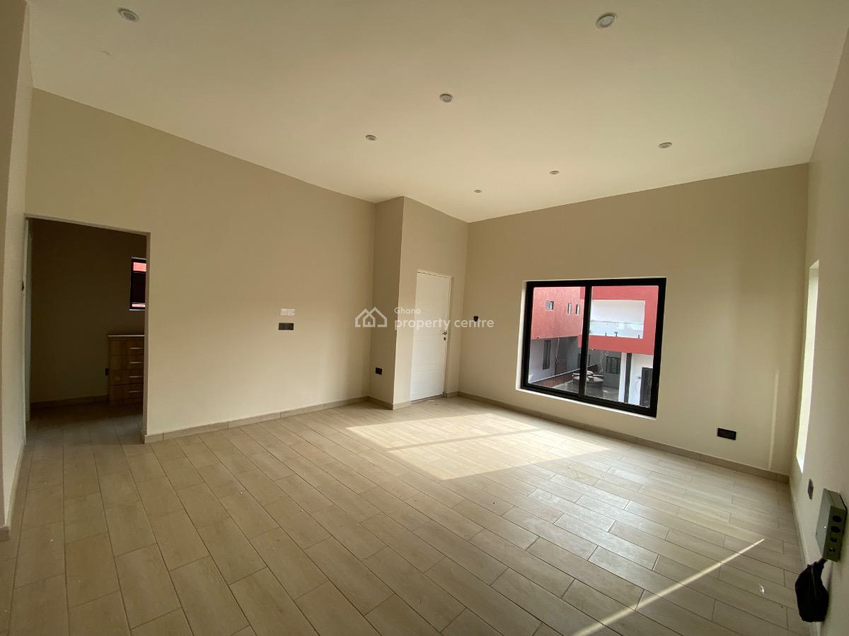 4 Bedrooms House at East Legon, East Legon, East Legon, Accra, Townhouse for Sale