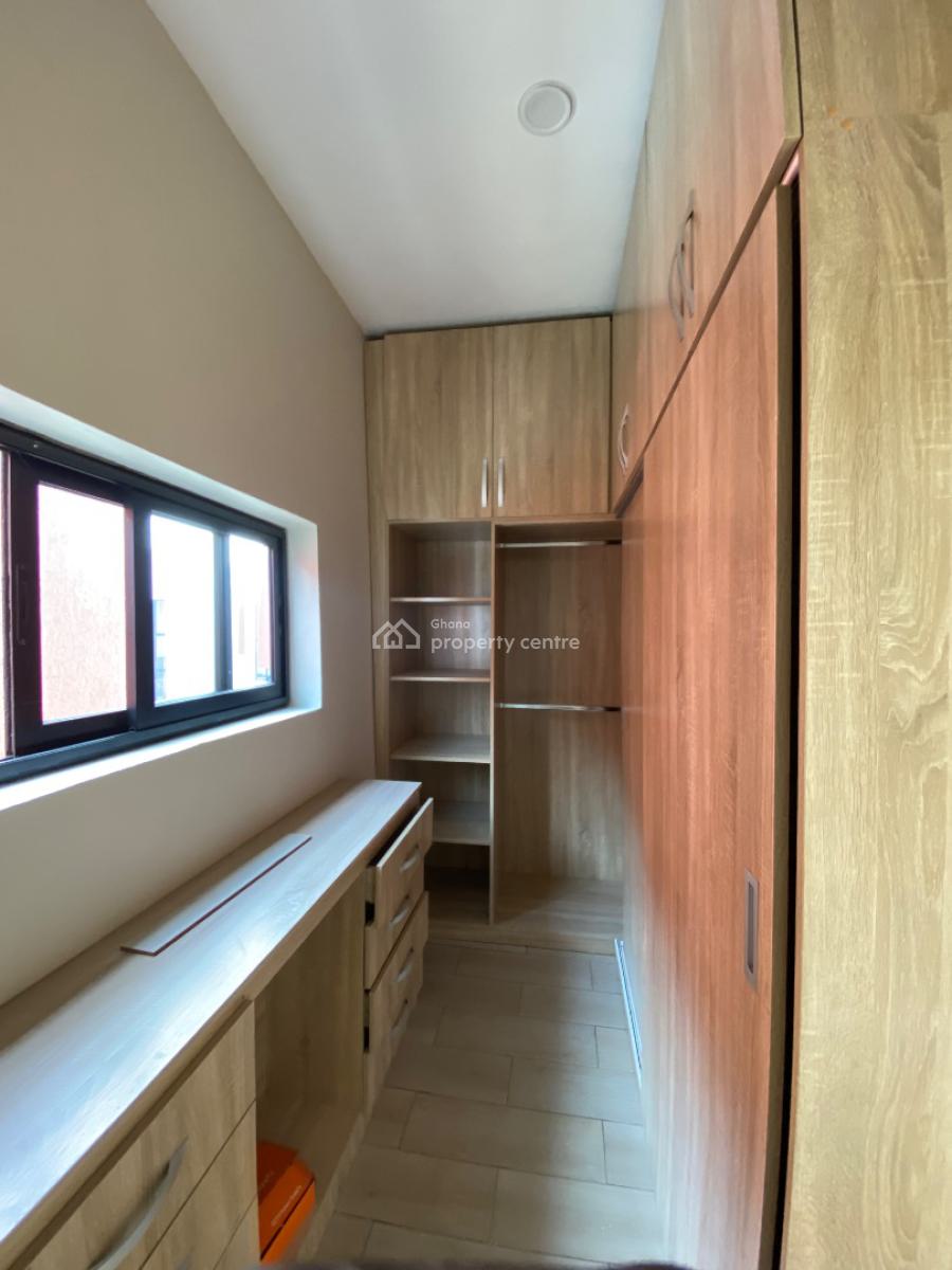 4 Bedrooms House at East Legon, East Legon, East Legon, Accra, Townhouse for Sale