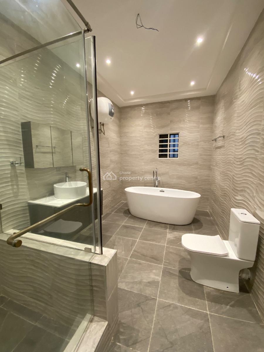 4 Bedrooms Mansion at Lakeside Estates, Lakeside Estate, Adenta Municipal, Accra, House for Sale
