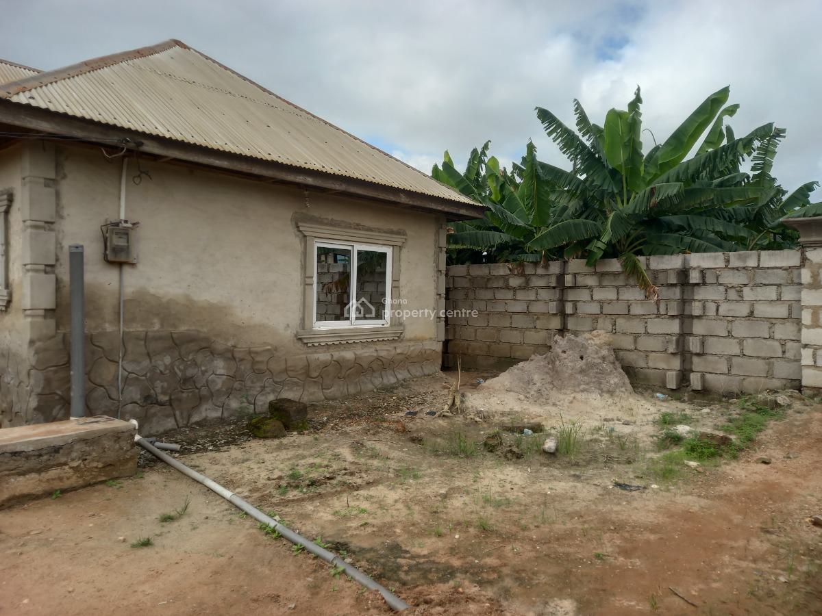 2 Bedrooms  ( Plot Size  100*70), Nkoransa, on Santasi Road., Kumasi Metropolitan, Ashanti, House for Sale