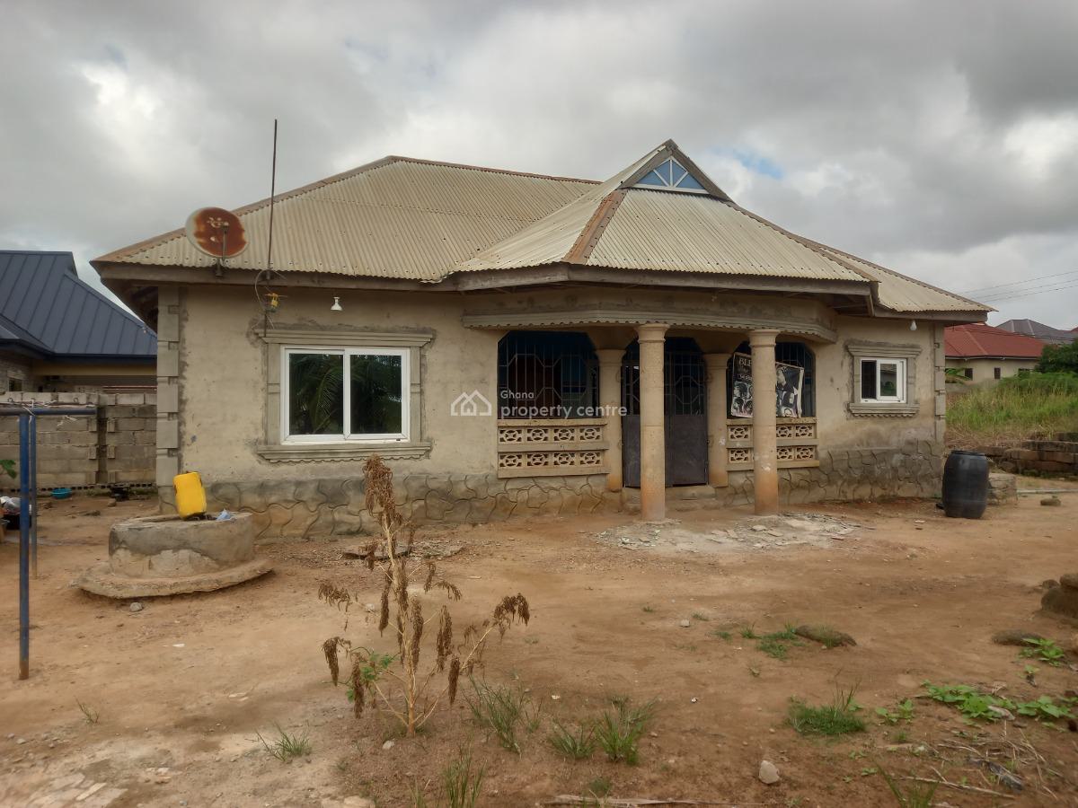 2 Bedrooms  ( Plot Size  100*70), Nkoransa, on Santasi Road., Kumasi Metropolitan, Ashanti, House for Sale
