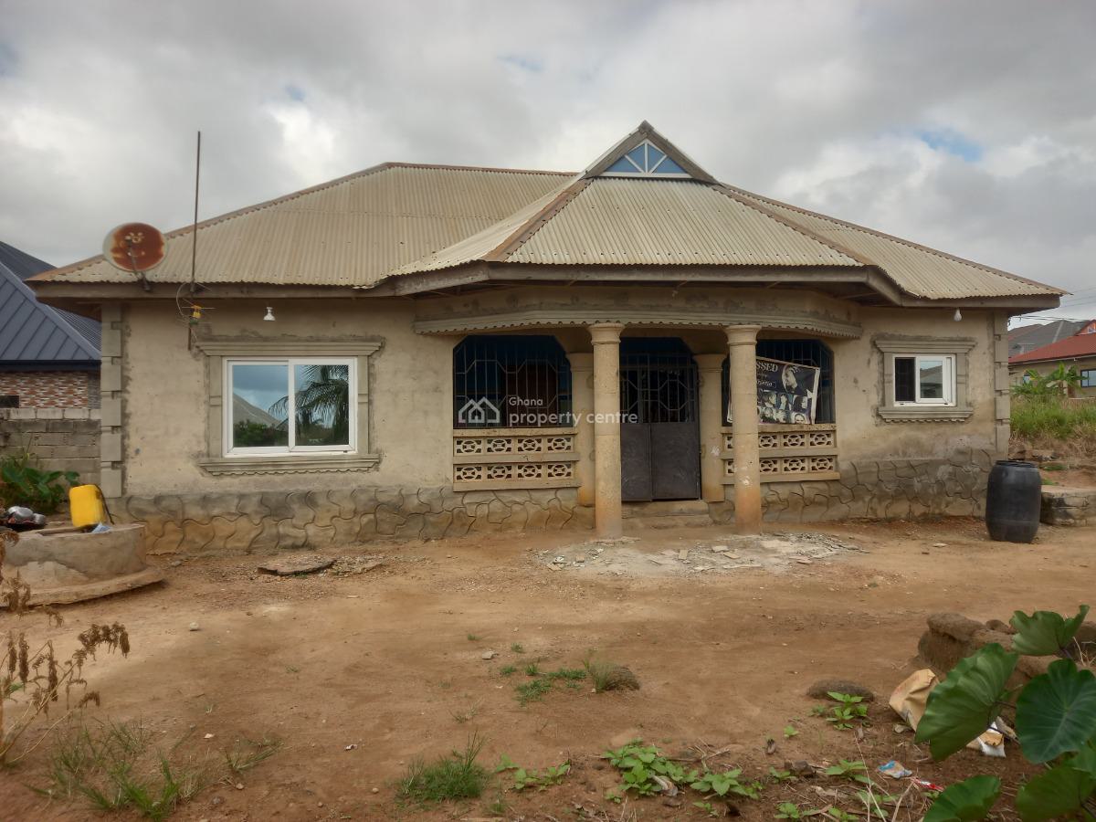 2 Bedrooms  ( Plot Size  100*70), Nkoransa, on Santasi Road., Kumasi Metropolitan, Ashanti, House for Sale