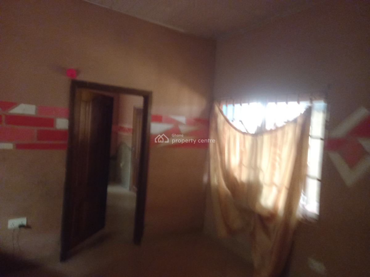 2 Bedrooms  ( Plot Size  100*70), Nkoransa, on Santasi Road., Kumasi Metropolitan, Ashanti, House for Sale