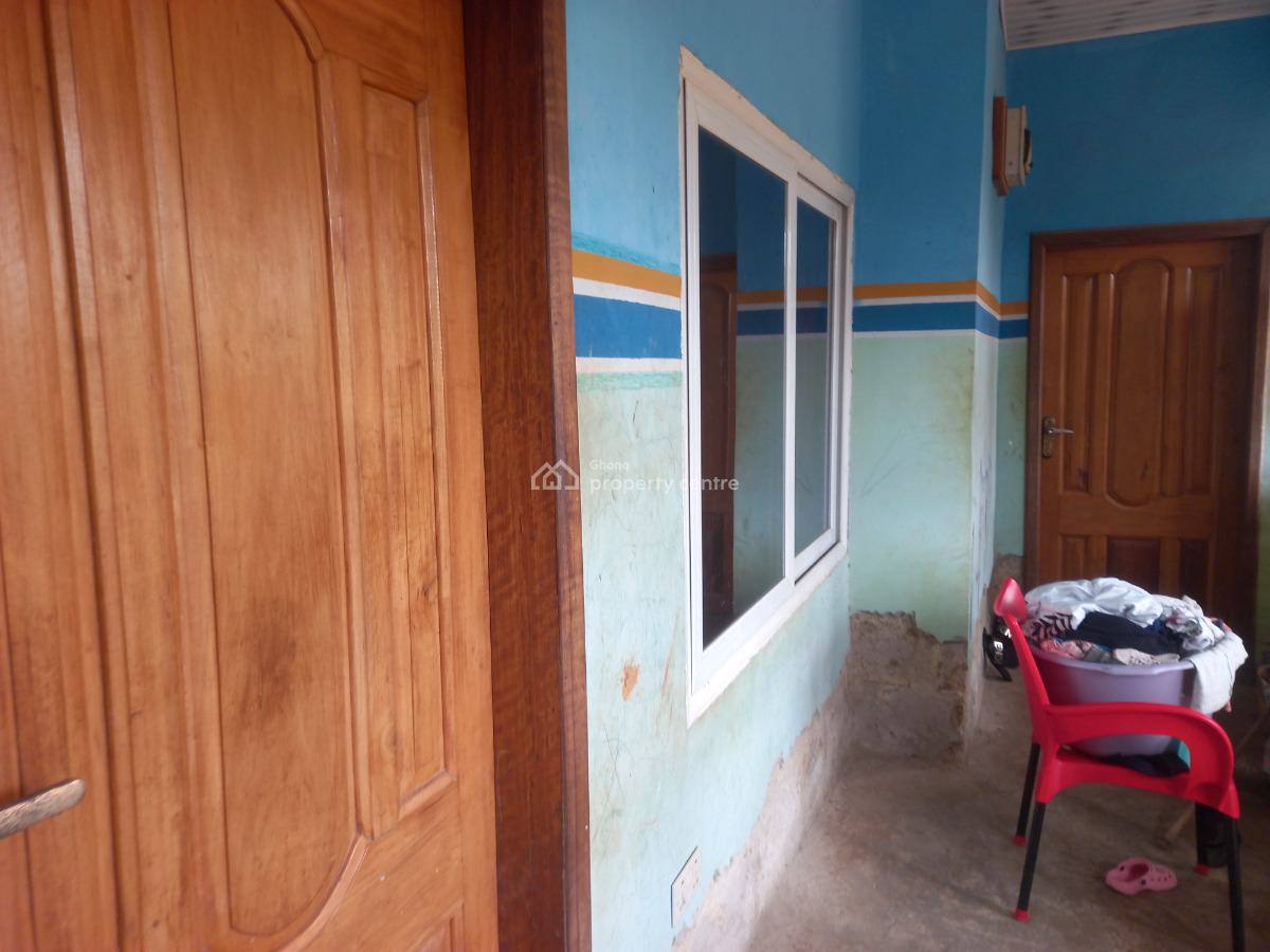 2 Bedrooms  ( Plot Size  100*70), Nkoransa, on Santasi Road., Kumasi Metropolitan, Ashanti, House for Sale