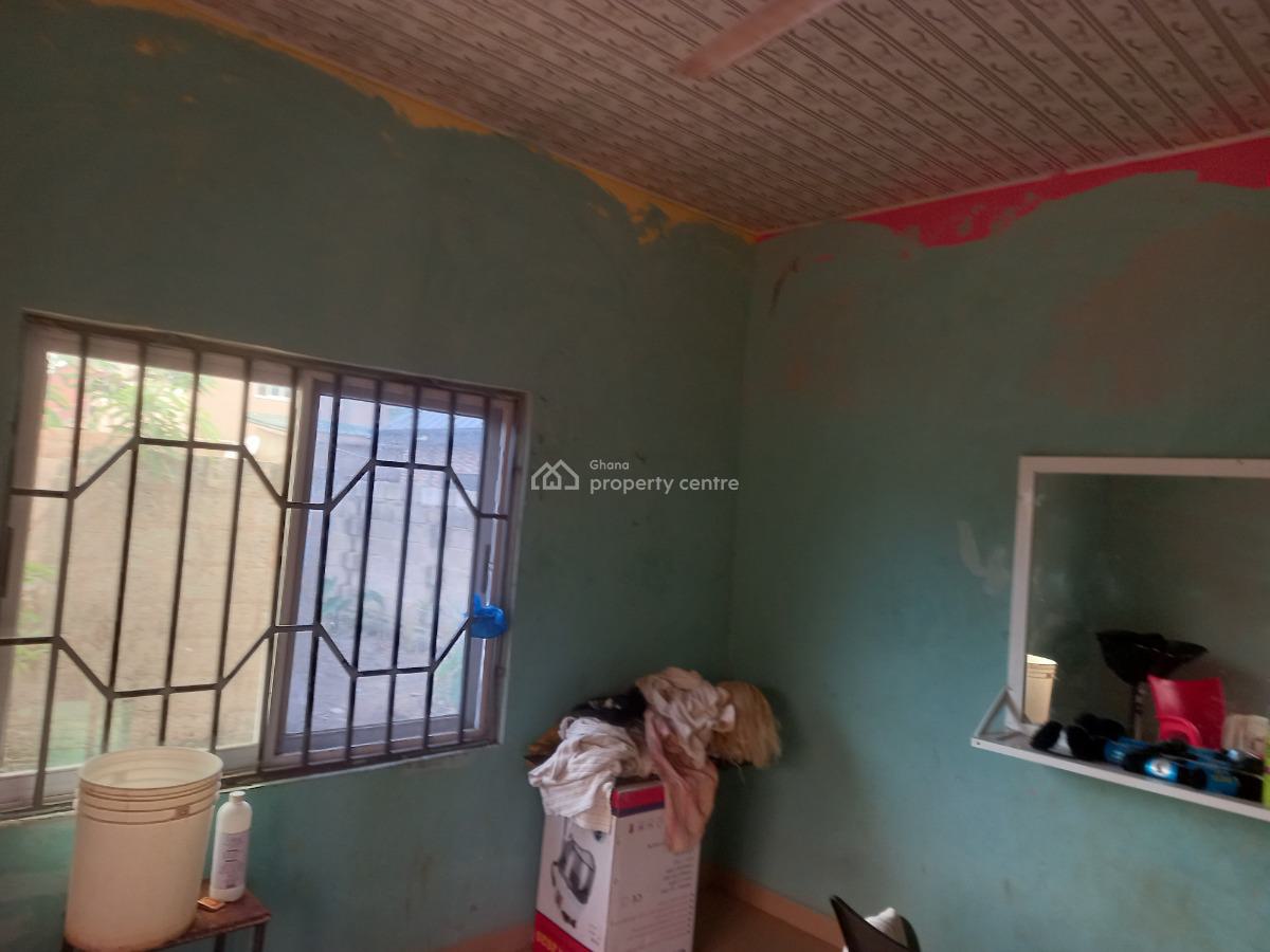 2 Bedrooms  ( Plot Size  100*70), Nkoransa, on Santasi Road., Kumasi Metropolitan, Ashanti, House for Sale