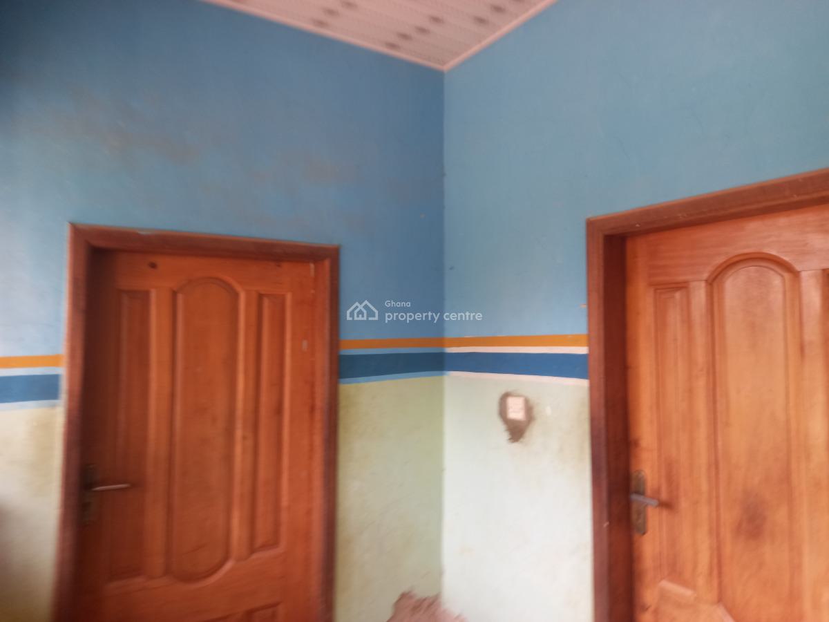 2 Bedrooms  ( Plot Size  100*70), Nkoransa, on Santasi Road., Kumasi Metropolitan, Ashanti, House for Sale