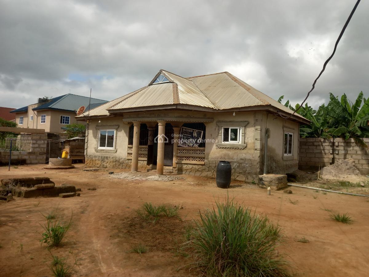 2 Bedrooms  ( Plot Size  100*70), Nkoransa, on Santasi Road., Kumasi Metropolitan, Ashanti, House for Sale