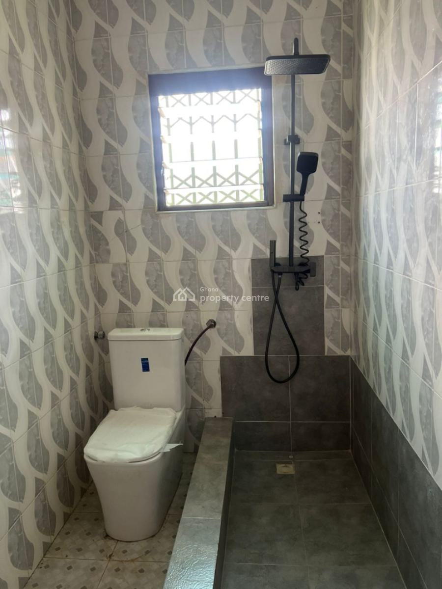 Freehold 4 Bedroom with Outhouse & Swimming Pool, Broadcastle Accra, Accra Metropolitan, Accra, House for Sale