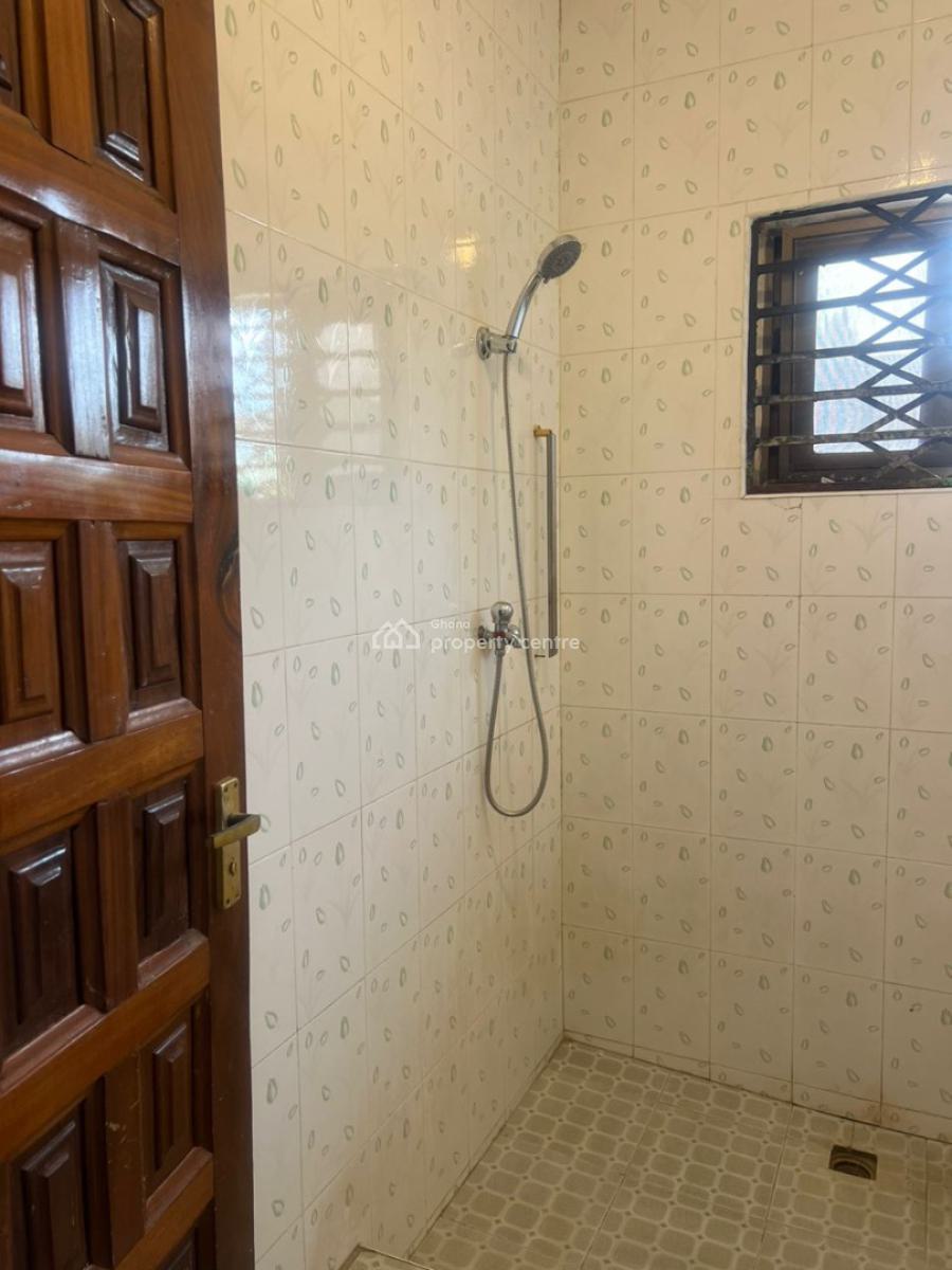 Freehold 4 Bedroom with Outhouse & Swimming Pool, Broadcastle Accra, Accra Metropolitan, Accra, House for Sale