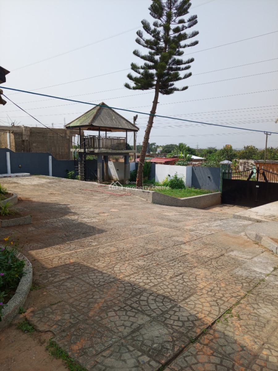 Freehold 4 Bedroom with Outhouse & Swimming Pool, Broadcastle, Accra Metropolitan, Accra, House for Sale