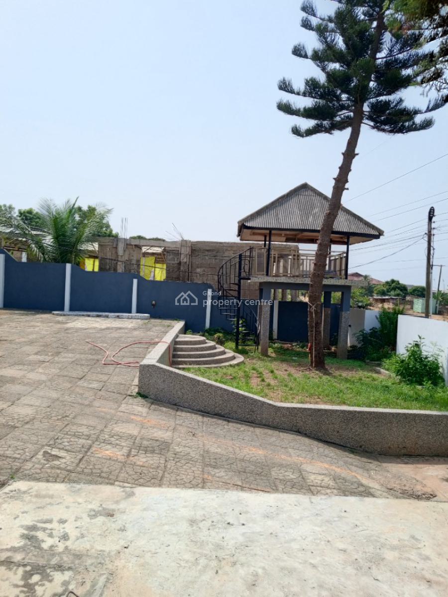 Freehold 4 Bedroom with Outhouse & Swimming Pool, Broadcastle, Accra Metropolitan, Accra, House for Sale
