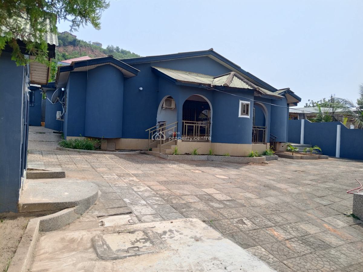 Freehold 4 Bedroom with Outhouse & Swimming Pool, Broadcastle, Accra Metropolitan, Accra, House for Sale