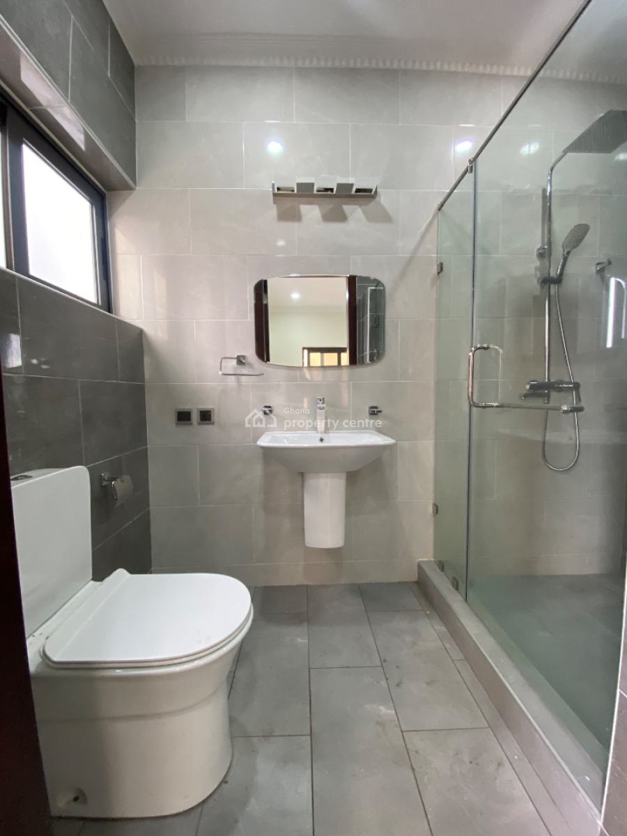 5 Bedrooms Office Complex in East Legon, East Legon, East Legon, Accra, Plaza / Complex / Mall for Rent