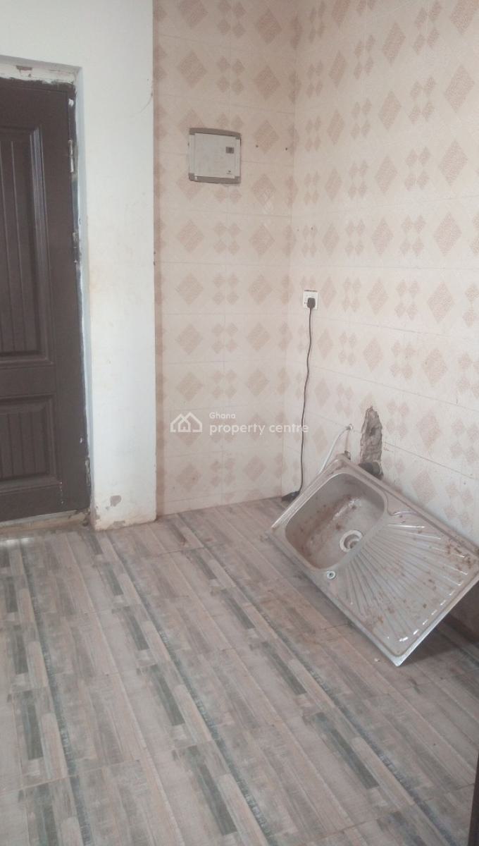 Single Room Apartment on a Tarred Road, Around Rainbow Junction, Spintex, Accra, Apartment for Rent