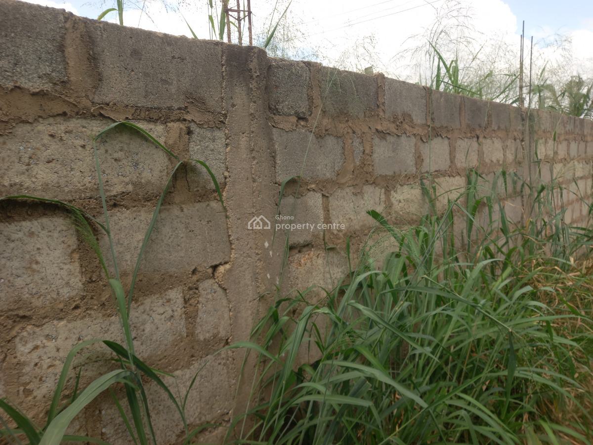 Plot ( 3 Shops/ Stores)  Fully Fence Walled., Sabin Akrofrom, Near Trede.  on Santasi Road., Kumasi Metropolitan, Ashanti, Land for Sale