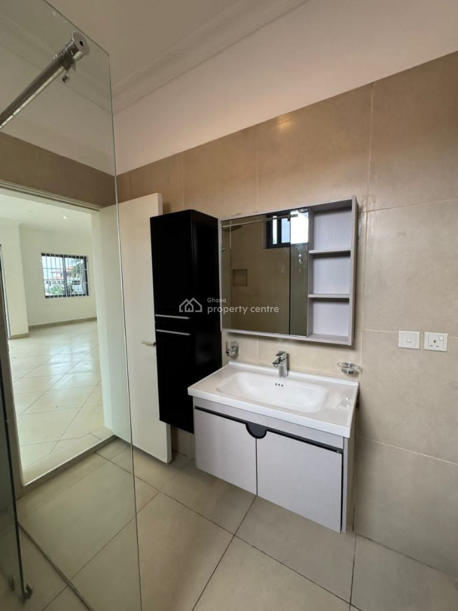 Executive 4-bedroom Townhouse @ East Legon, East Legon, Accra, Townhouse for Rent