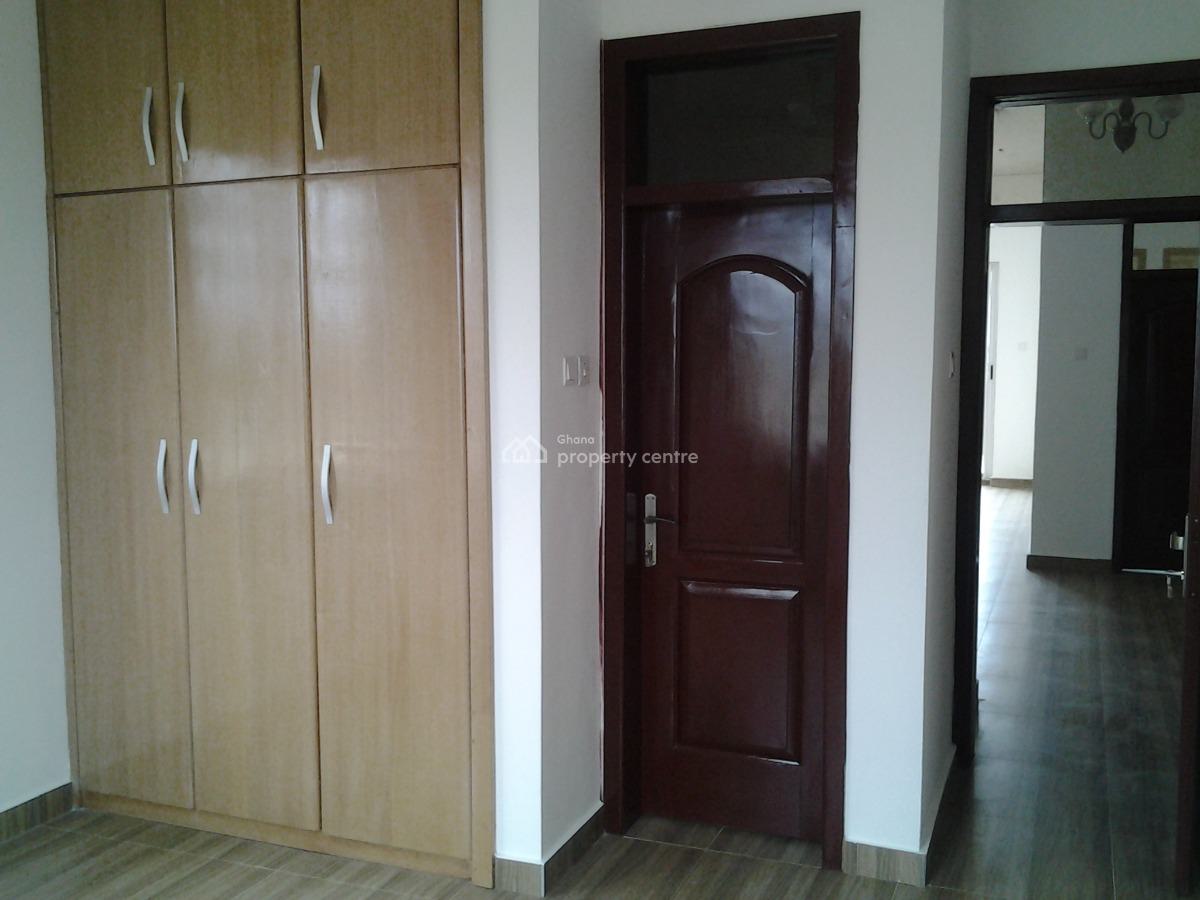 4 Bedroom House in a Gated Estate., Lakeside Estates, Ashaley Botwe, Adenta Municipal, Accra, Detached Duplex for Rent