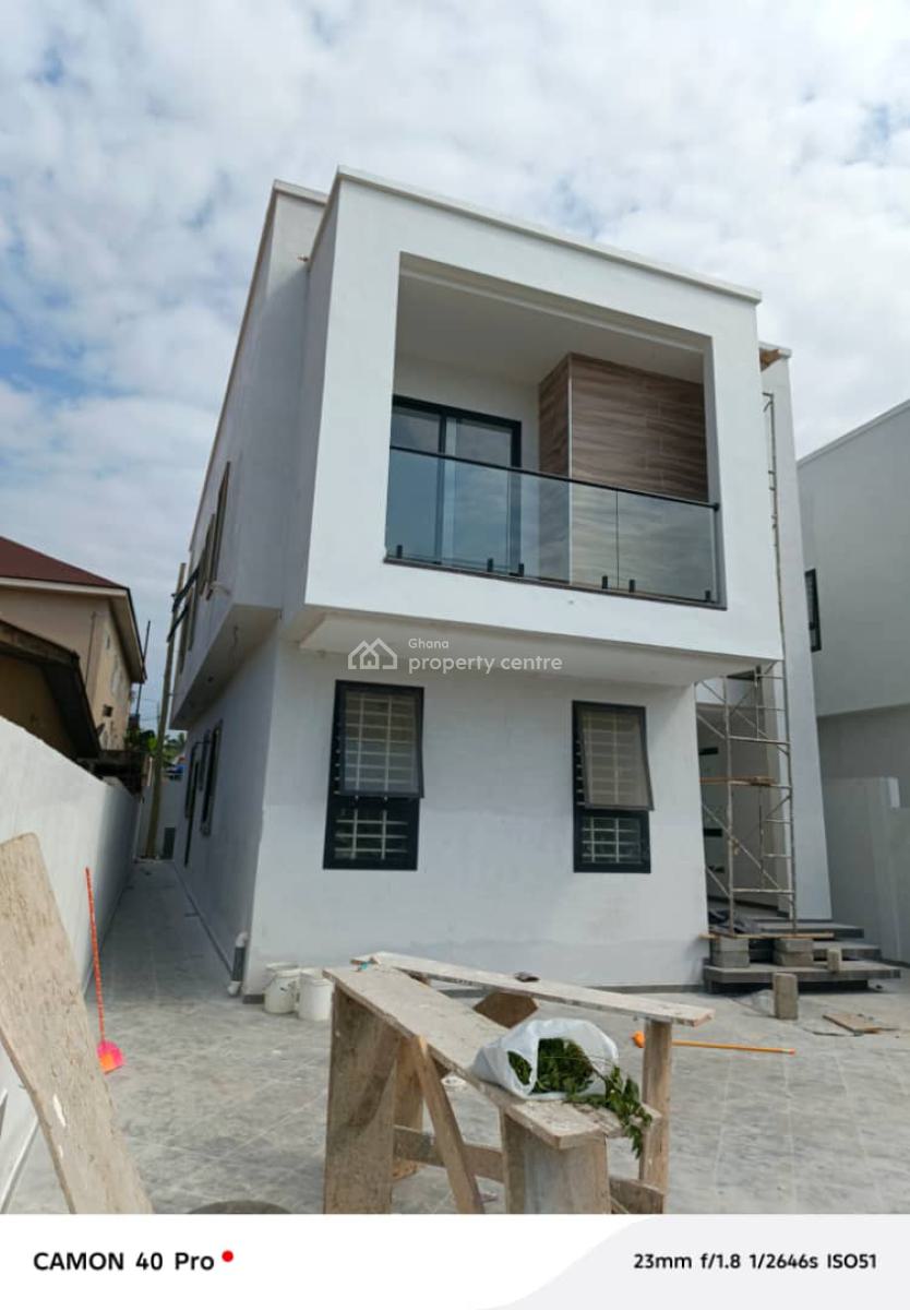 Executive 4-bedroom Townhouse @ Sakumono, Sakumono, Tema, Accra, House for Sale