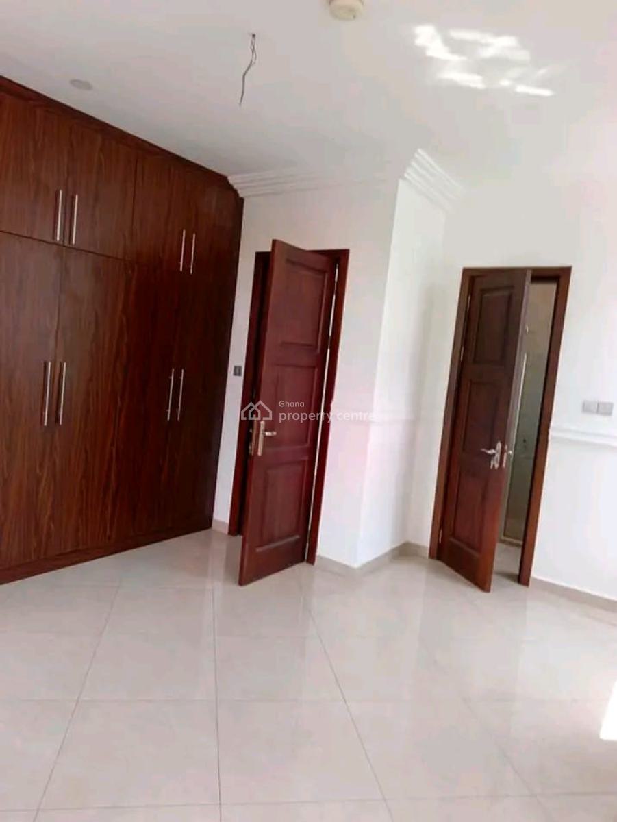 Modern 4-bedroom Townhouse, Achimota, Accra, House for Rent