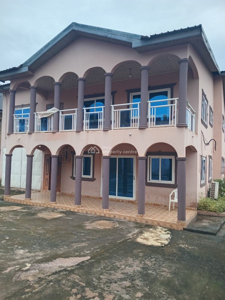 Fairly Used  5 Bedrooms with a Shop in Front, Kwabenya, Ga East Municipal, Accra, House for Sale