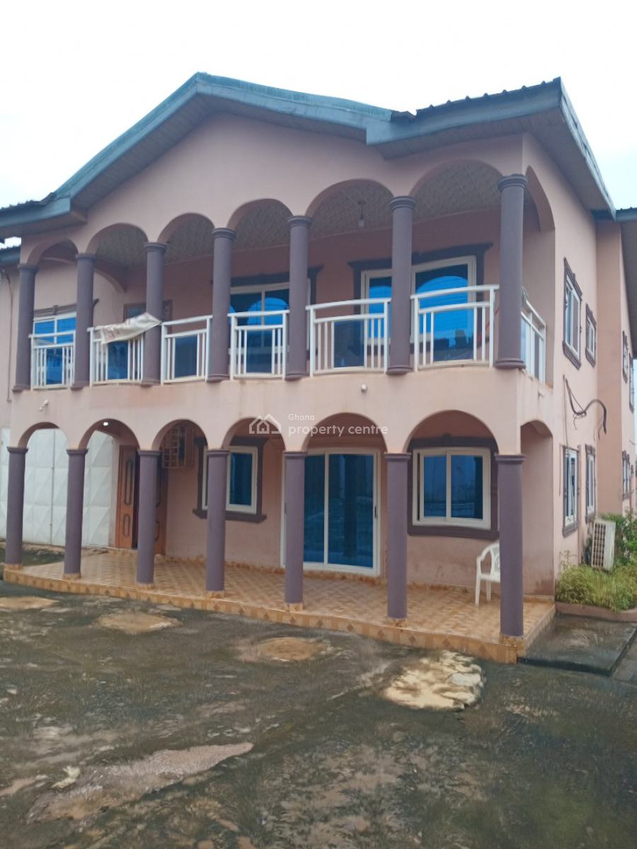 Fairly Used  5 Bedrooms with a Shop in Front, Kwabenya, Ga East Municipal, Accra, House for Sale
