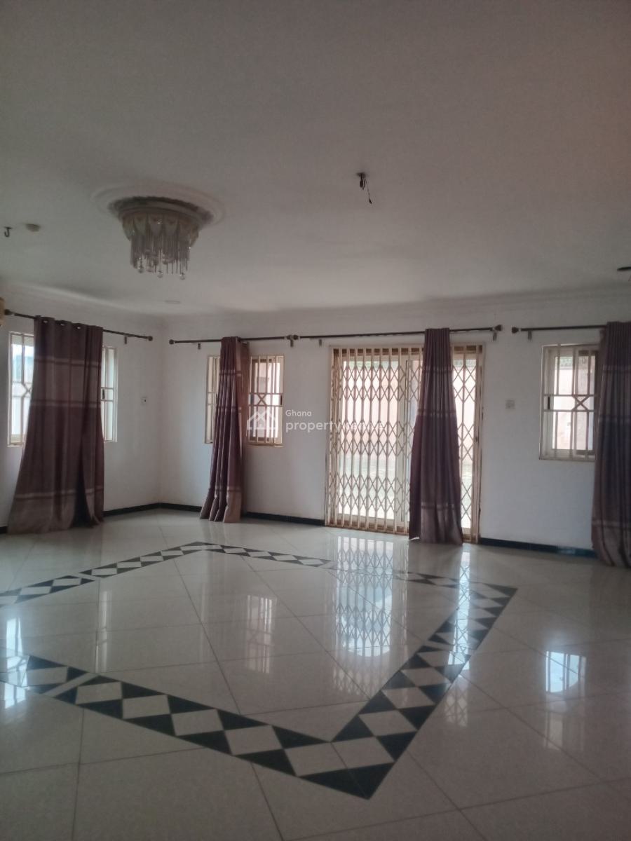 Fairly Used  5 Bedrooms with a Shop in Front, Kwabenya, Ga East Municipal, Accra, House for Sale