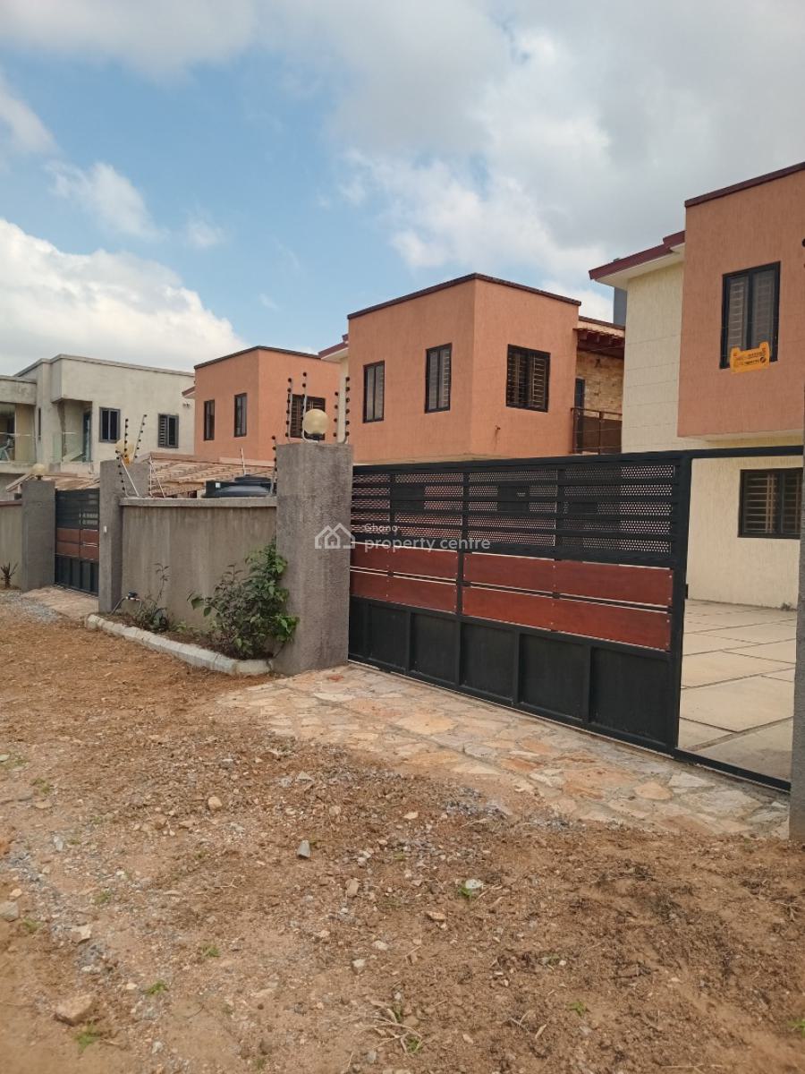 2 Bedroom House, Mile 7, Achimota, Accra, House for Sale