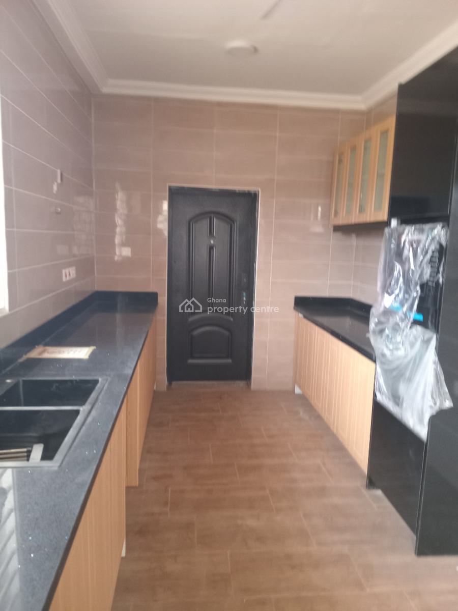 2 Bedroom House, Mile 7, Achimota, Accra, House for Sale