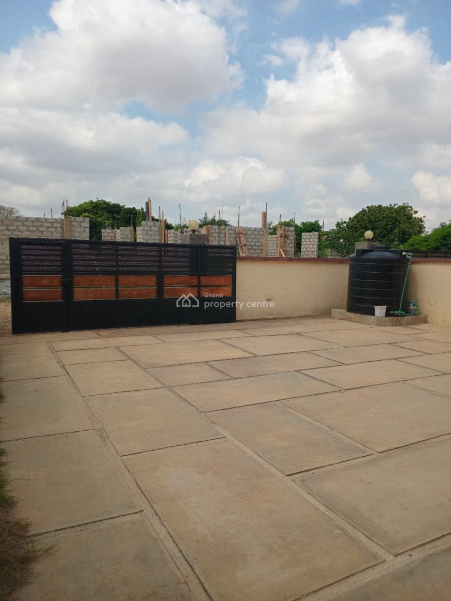 2 Bedroom House, Mile 7, Achimota, Accra, House for Sale