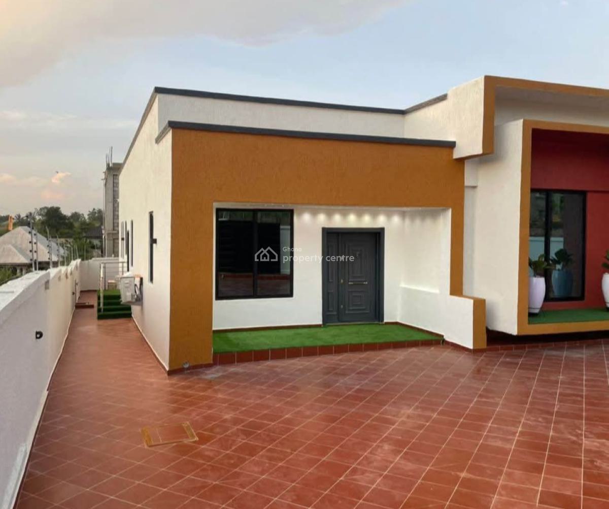 4 Bedrooms, Kwanwoma, on Ahodwo Sokoban Road., Kumasi Metropolitan, Ashanti, House for Sale