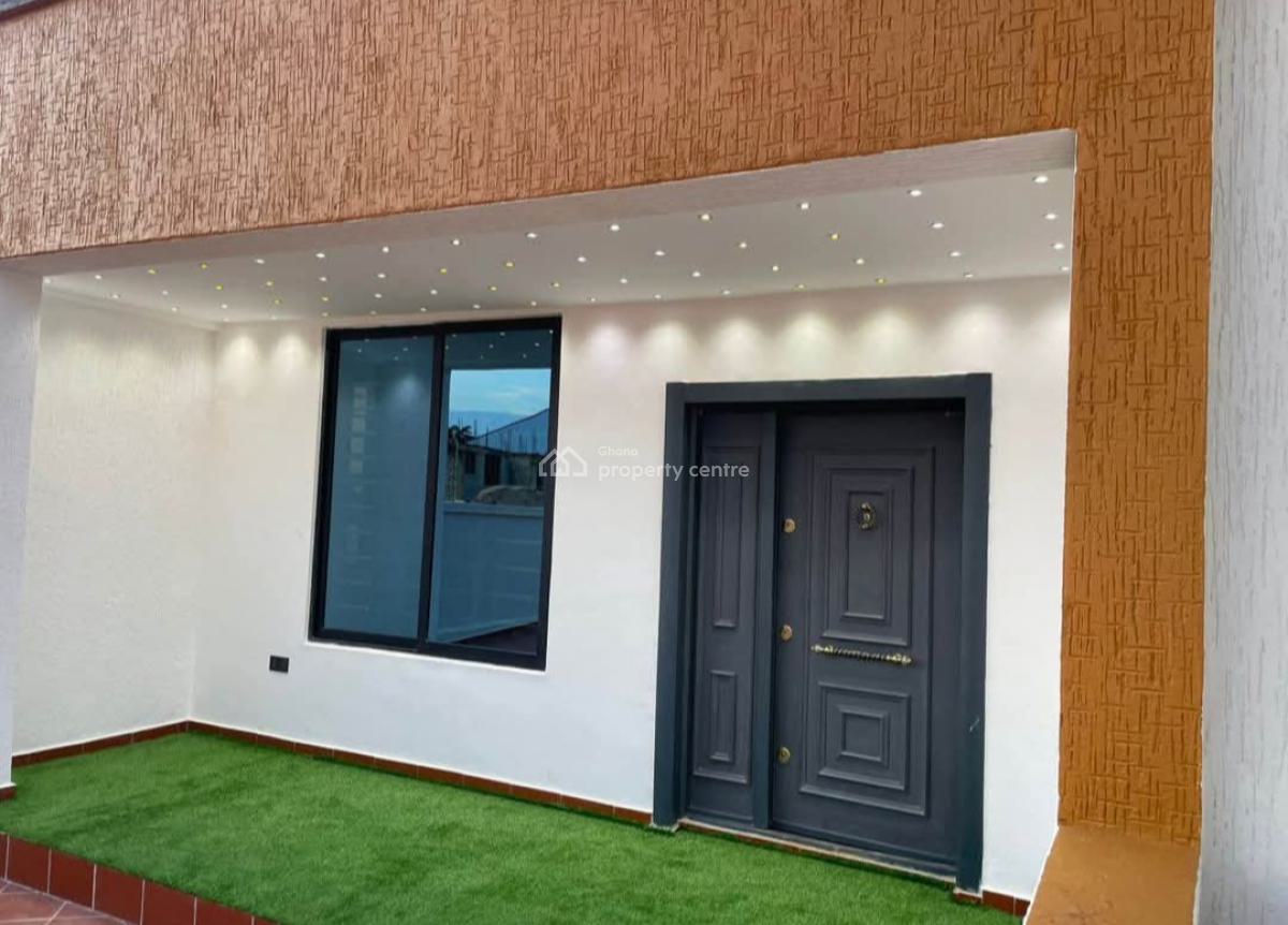 4 Bedrooms, Kwanwoma, on Ahodwo Sokoban Road., Kumasi Metropolitan, Ashanti, House for Sale