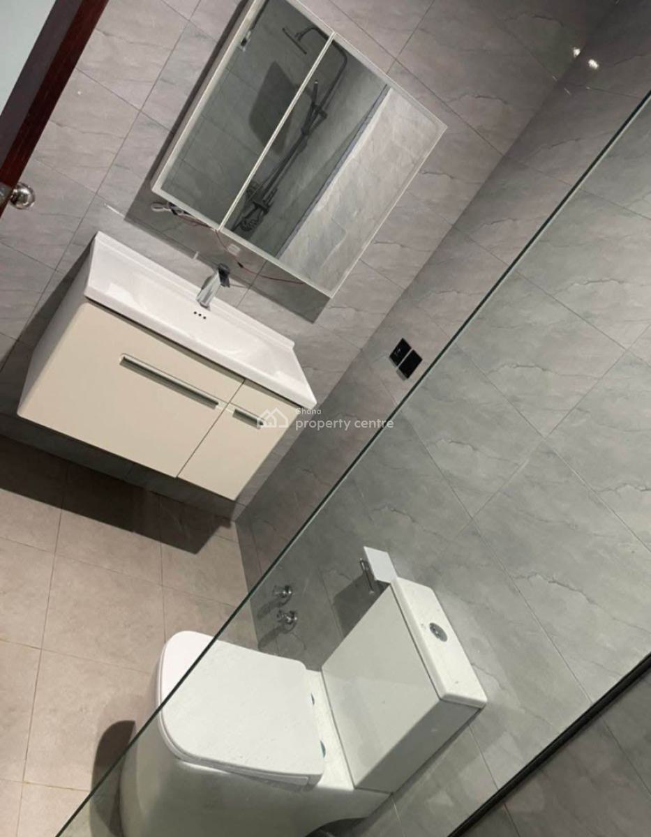 4 Bedrooms, Kwanwoma, on Ahodwo Sokoban Road., Kumasi Metropolitan, Ashanti, House for Sale