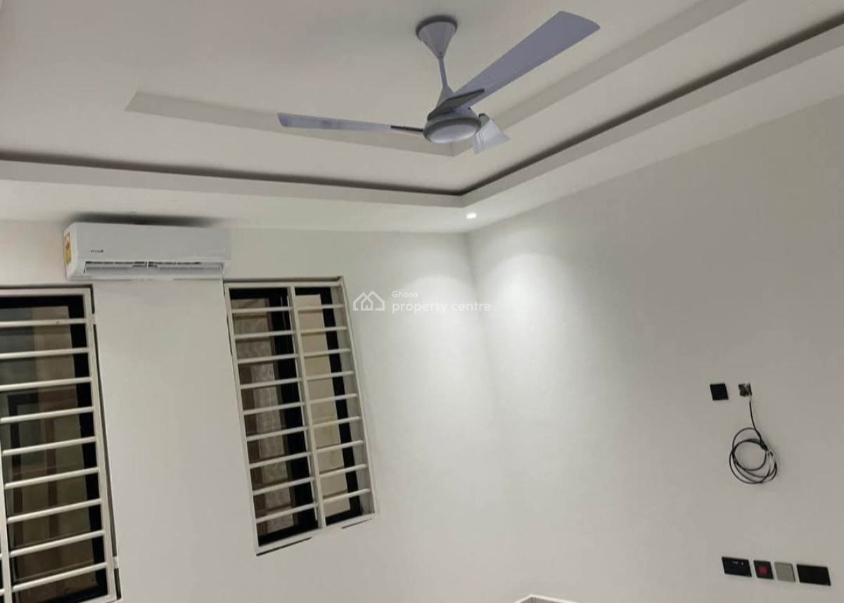 4 Bedrooms, Kwanwoma, on Ahodwo Sokoban Road., Kumasi Metropolitan, Ashanti, House for Sale