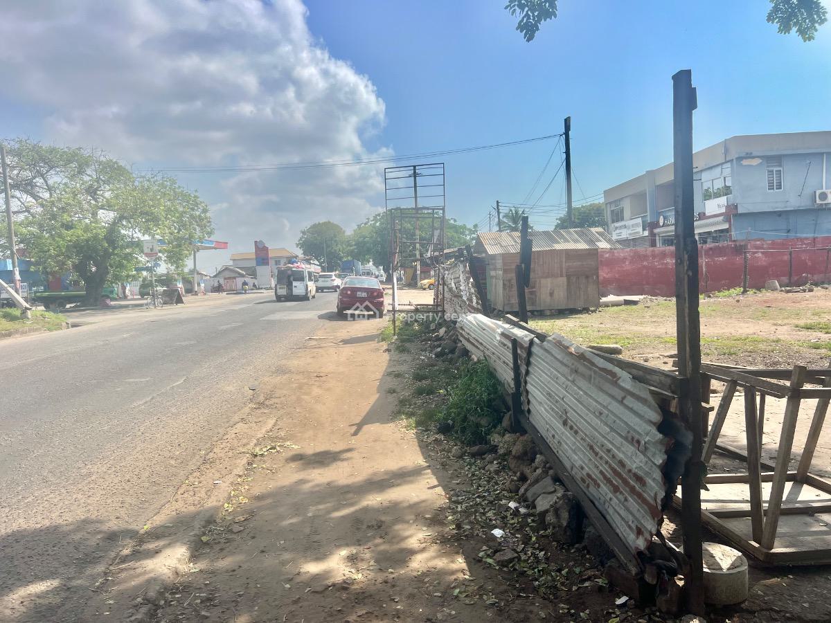 Main Roadside Land in Osu, Osu, Osu, Accra, Mixed-use Land for Rent