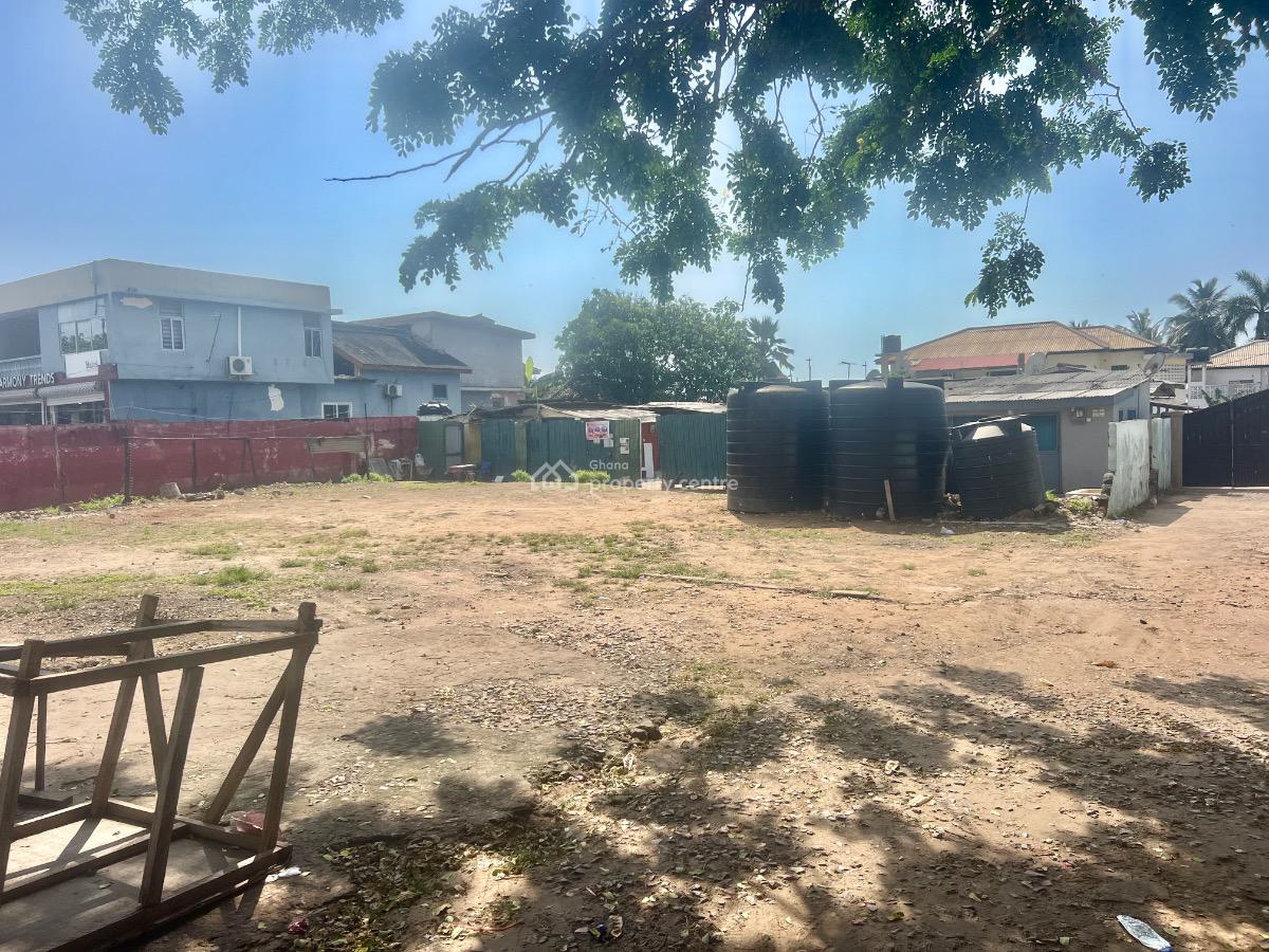Main Roadside Land in Osu, Osu, Osu, Accra, Mixed-use Land for Rent