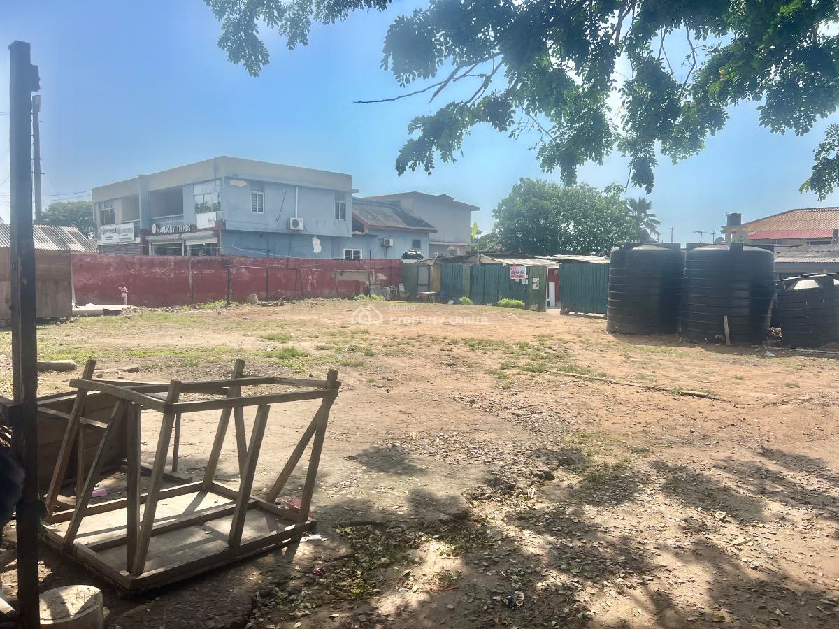 Main Roadside Land in Osu, Osu, Osu, Accra, Mixed-use Land for Rent