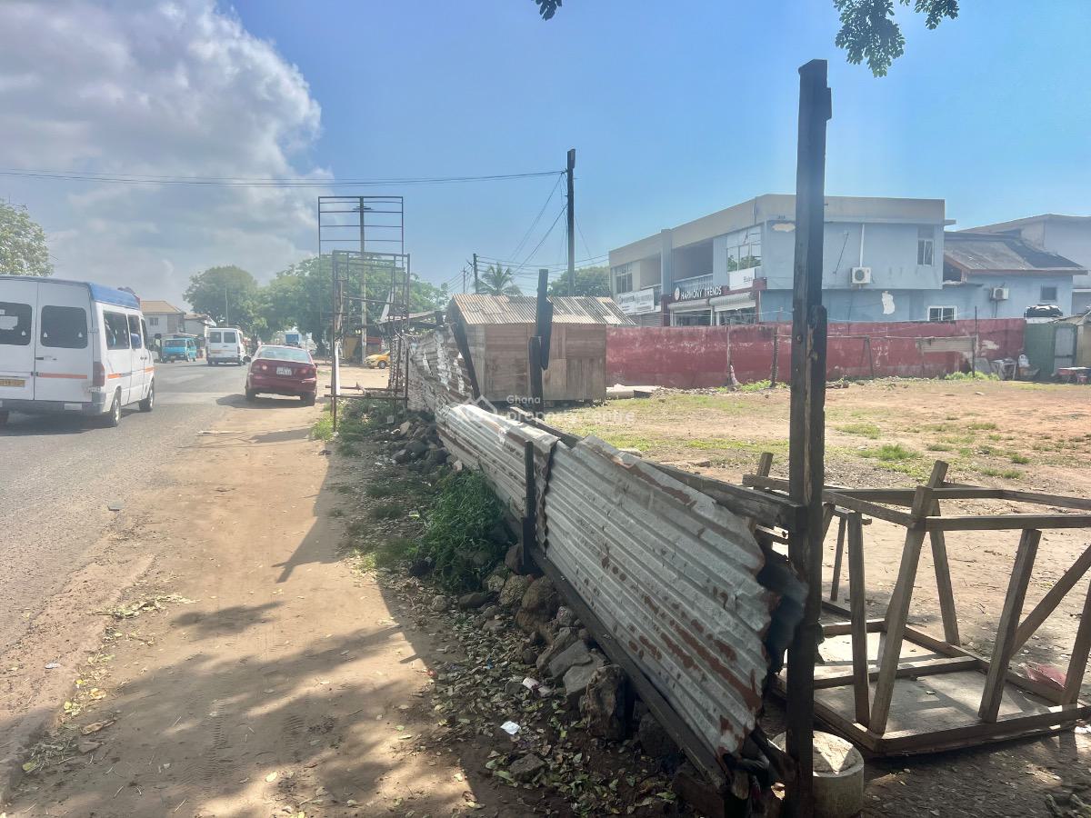 Main Roadside Land in Osu, Osu, Osu, Accra, Mixed-use Land for Rent