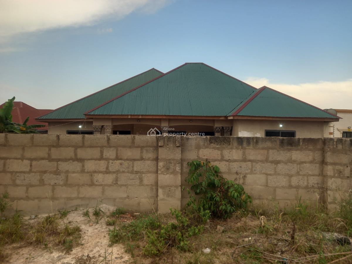 5 Bedrooms, Akyeremadi, on Sofoline/ Kwadaso Agric Road., Kumasi Metropolitan, Ashanti, House for Sale