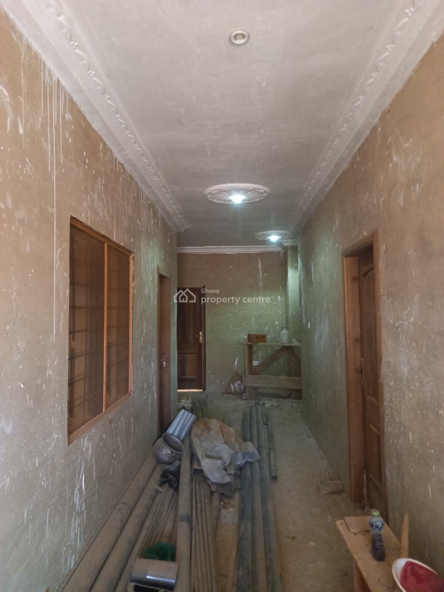 5 Bedrooms, Akyeremadi, on Sofoline/ Kwadaso Agric Road., Kumasi Metropolitan, Ashanti, House for Sale