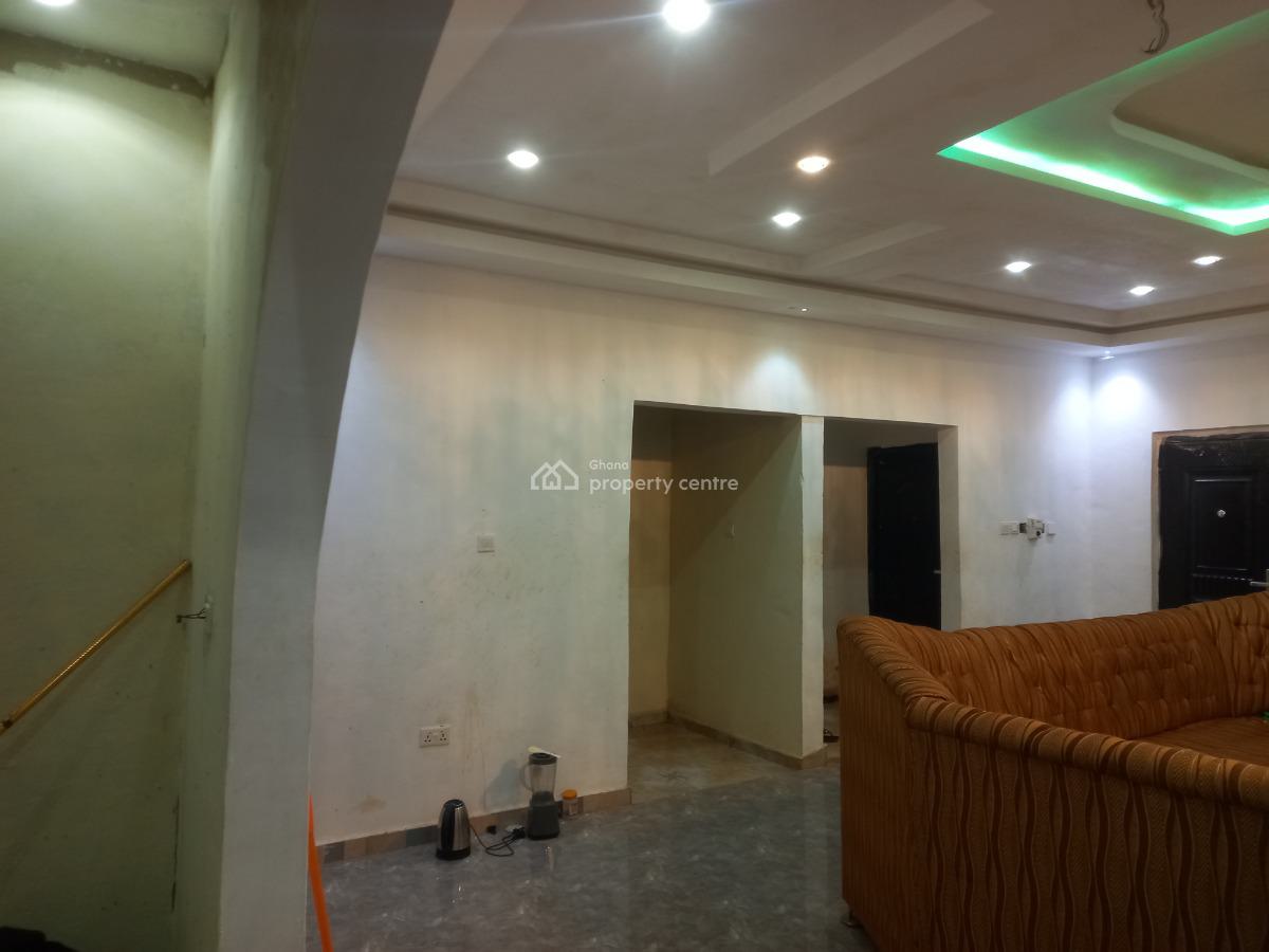 5 Bedrooms, Akyeremadi, on Sofoline/ Kwadaso Agric Road., Kumasi Metropolitan, Ashanti, House for Sale