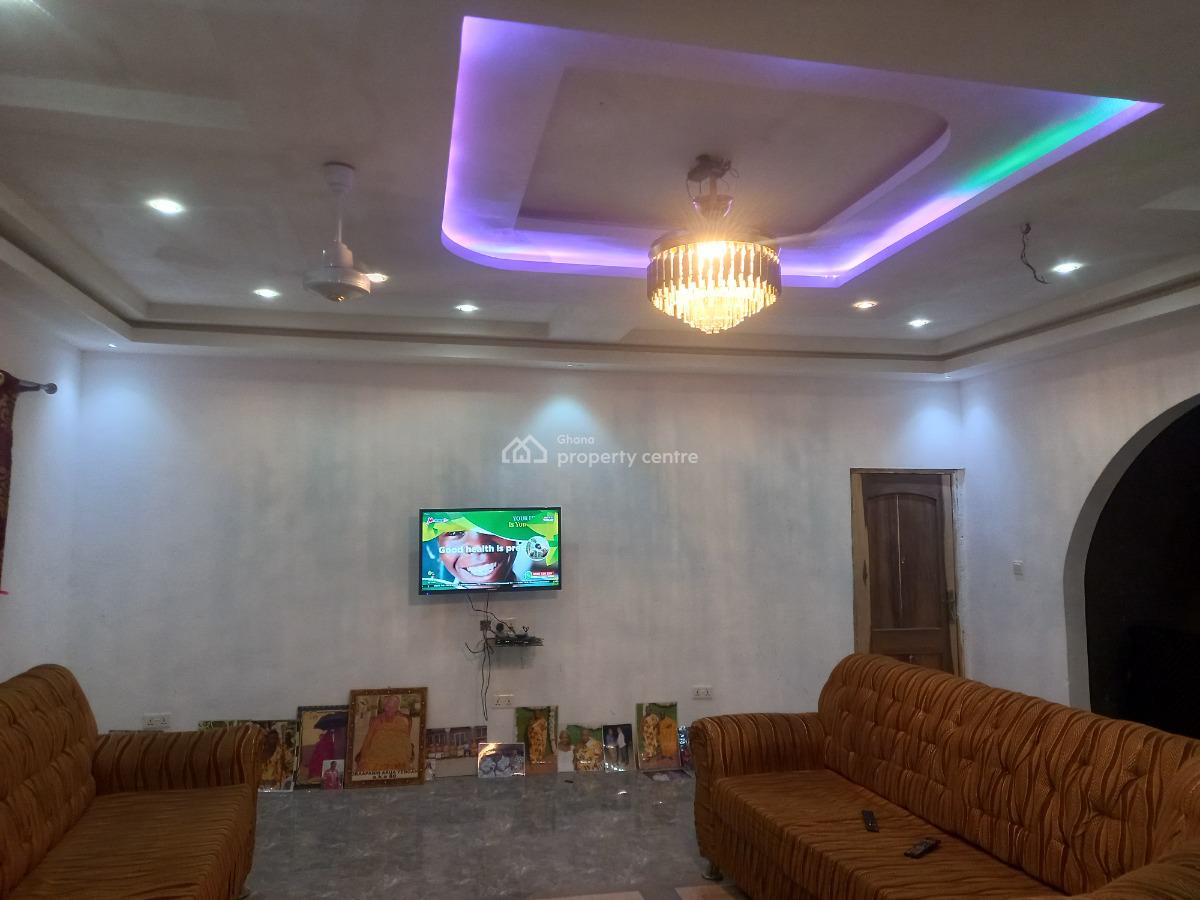 5 Bedrooms, Akyeremadi, on Sofoline/ Kwadaso Agric Road., Kumasi Metropolitan, Ashanti, House for Sale